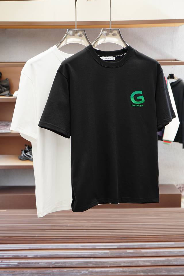 Givenchy-2025 new style; new short-sleeves for spring and summer, a must-have f