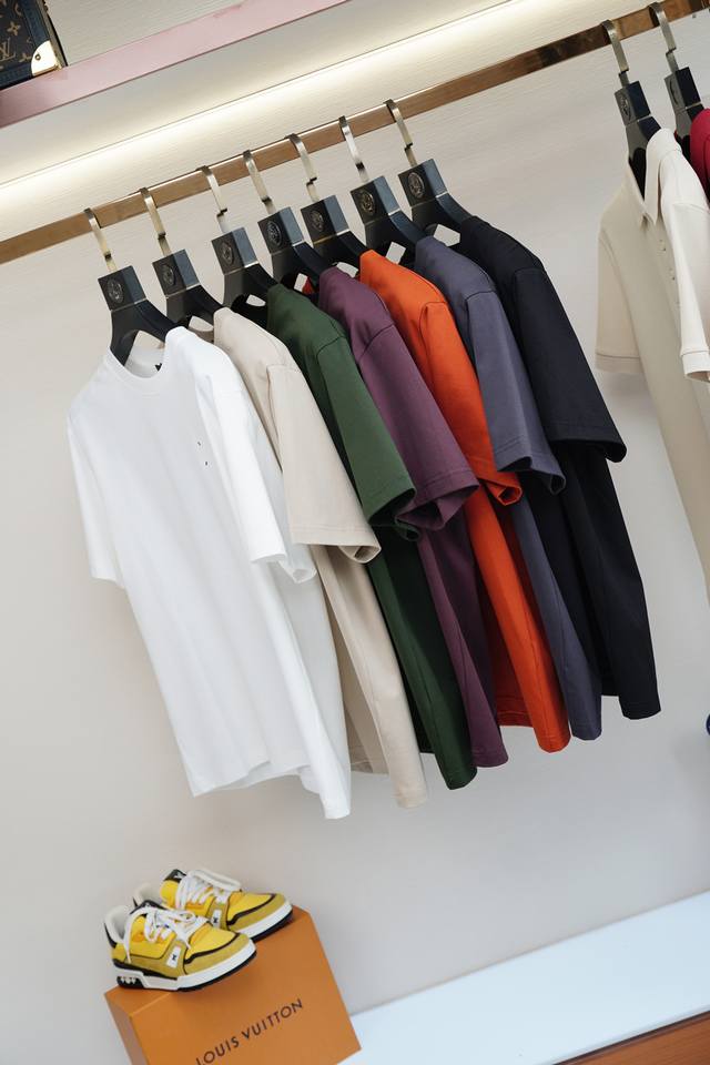 Margiela - 2025 new style; new short-sleeves for spring and summer, a must-have