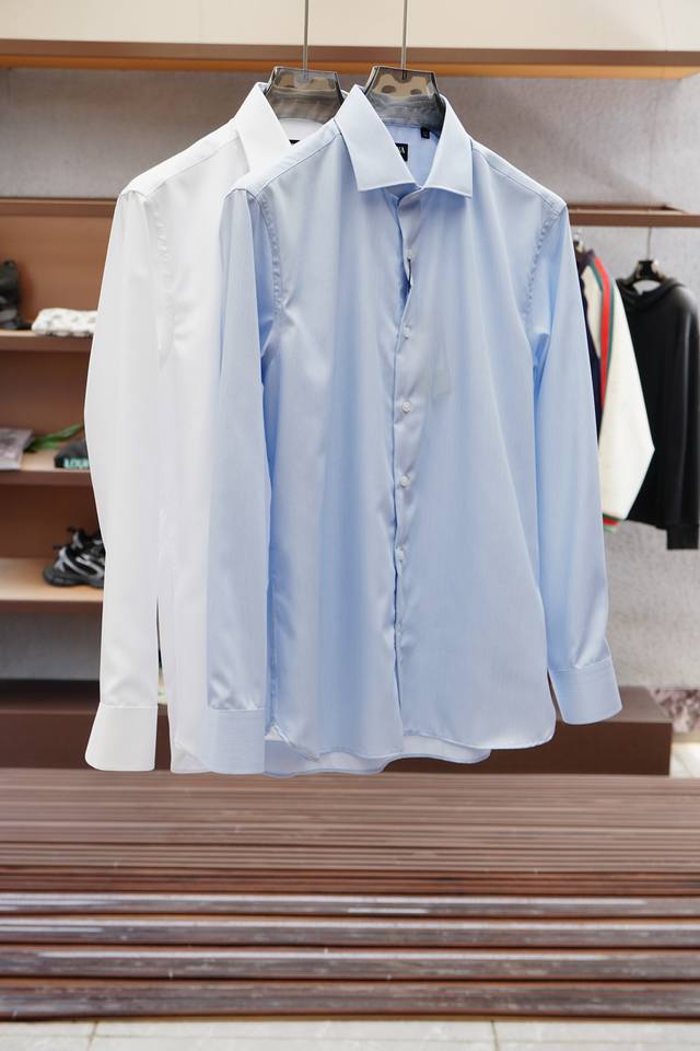 Zegna-2025 New Products Counters are selling fashionable high-end men's shirts,
