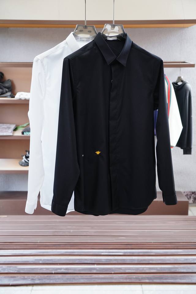 Dior Dior 2025 early spring new products are on sale at the counter. Fashionable