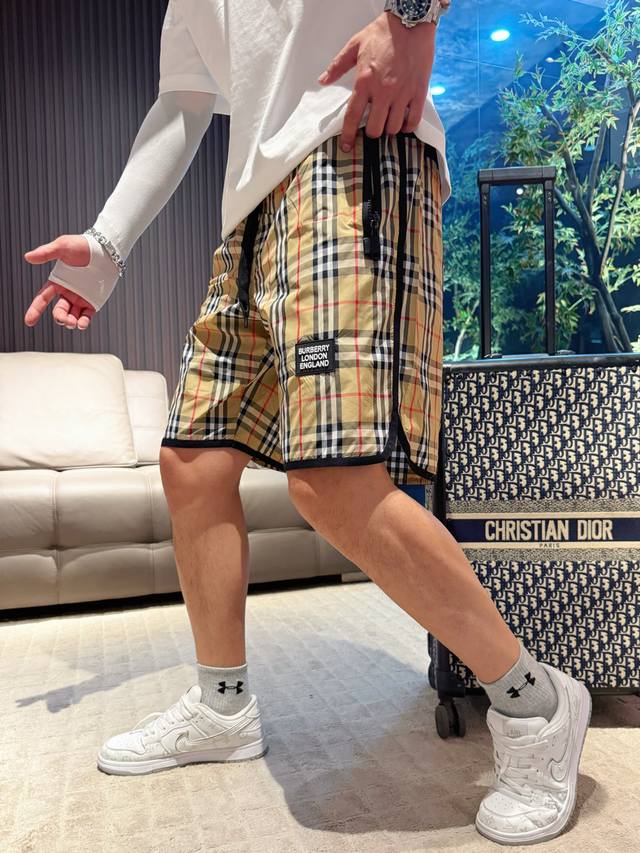 Burberry three-label complete 2025 summer new men's casual shorts, high-end cus