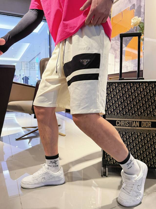 Prada three-standard complete 2025 summer new men's casual shorts, high-end cus