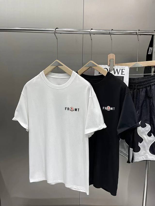 Moncler new double-layer heavy-duty short-sleeved T-shirt with letter print. Whe