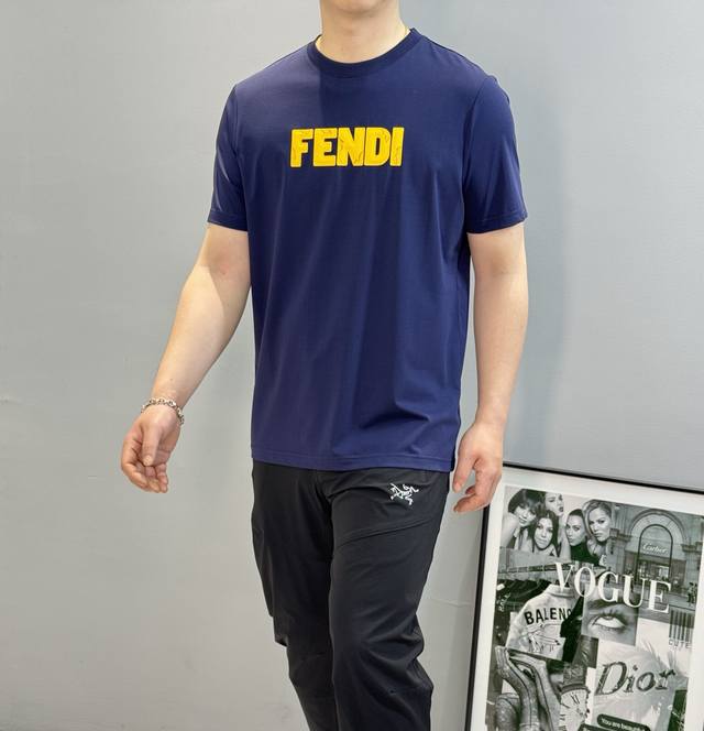 Fend*Fendi 25S Spring/Summer Round Neck T-shirt. Heavy-duty three-dimensional to