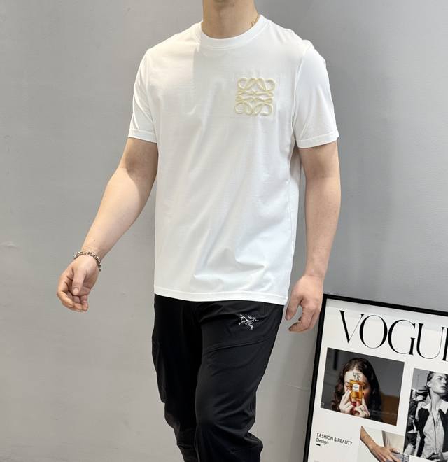 Loew*E Loewe 25S spring and summer round neck short sleeves. Really good-looking