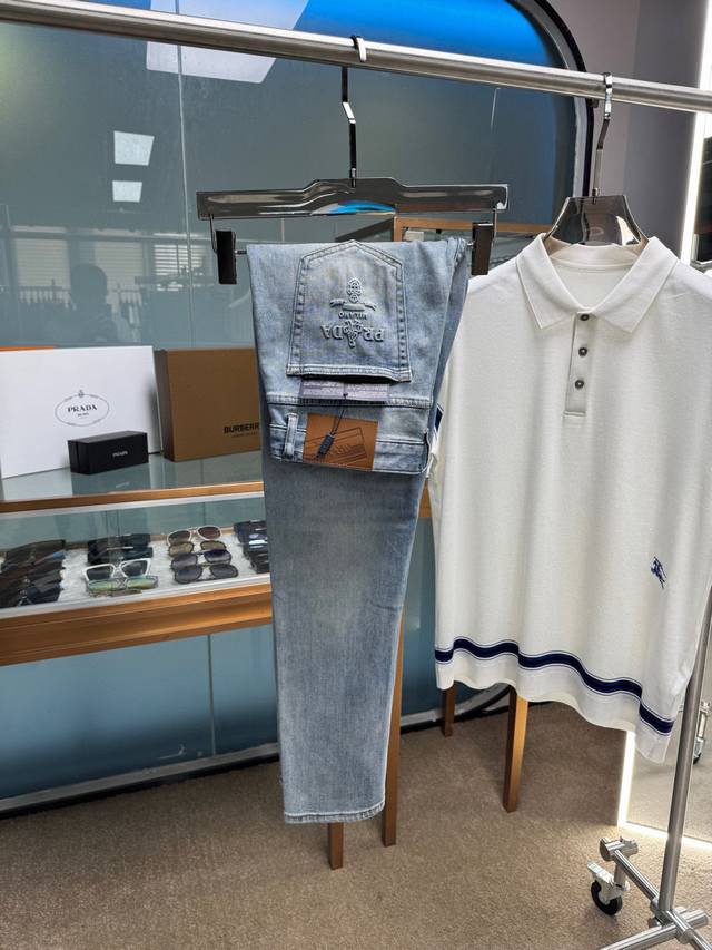 P 2025 Spring and Summer new men's casual jeans, top quality! Channel order, off