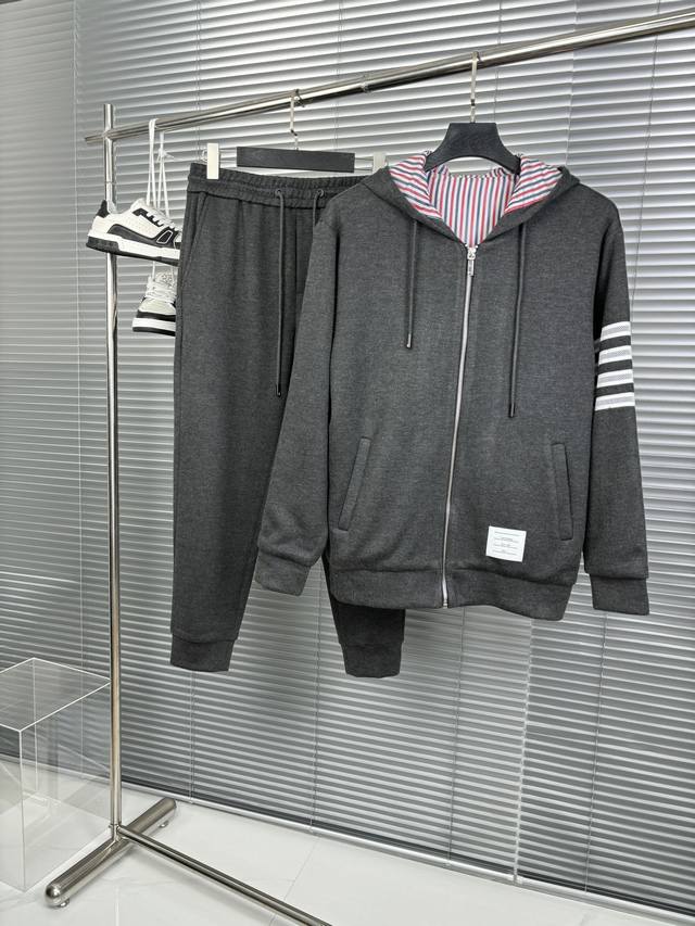 Tb Men's fashion suits are very good when worn. Real bulk orders. The perfect sl