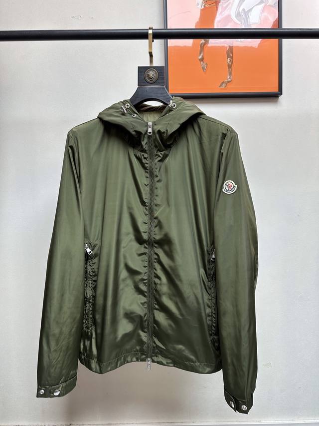 Moncler 2025 official website latest hooded windbreaker jacket, high-end quality