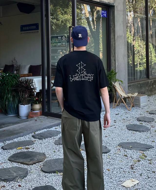 Balenciag*Paris* new T-shirt. 25S unisex! Double-sided brand letter Gothic style