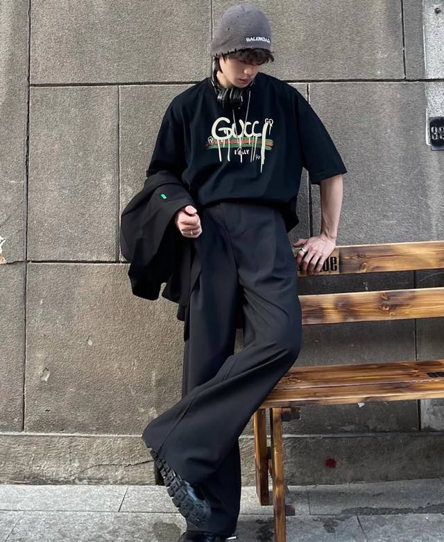 Gucc* New round neck T-shirt of trendy brand 25S. Can be matched with suits! Sam