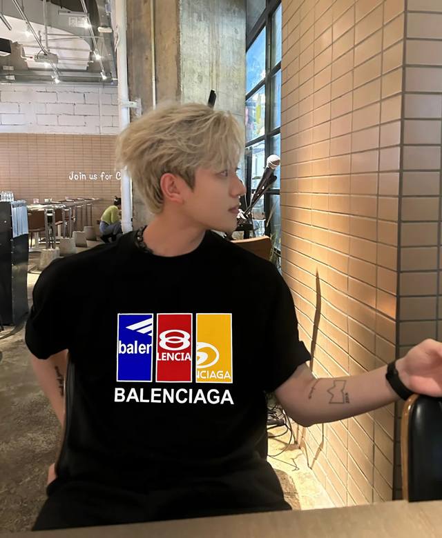 Balenciag*New Paris 25S T-shirt. Classic and versatile cotton short-sleeved with