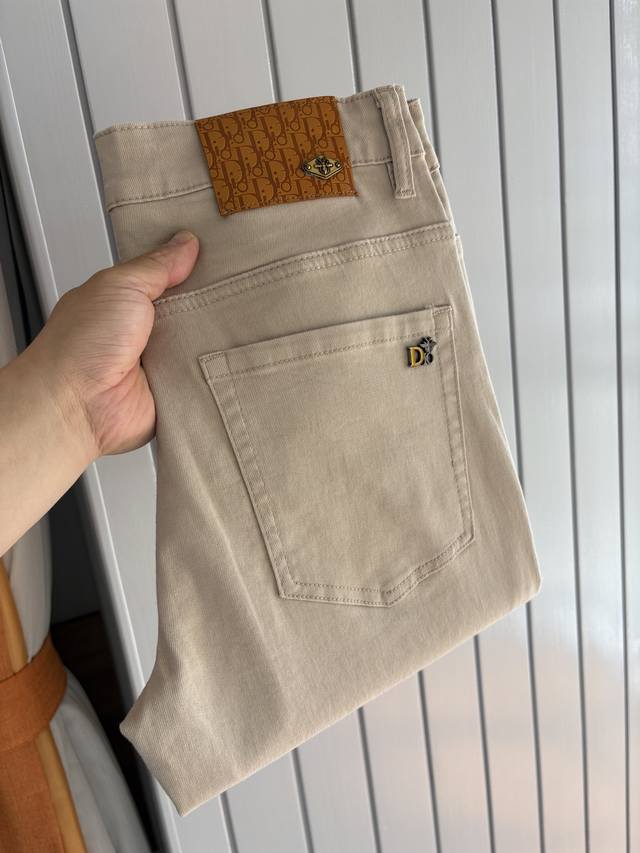 A pair of jeans with a very stylish look, custom-made original washed denim fab