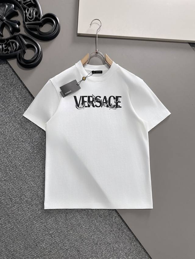 Versace 2025 Spring and Summer new men's and women's short-sleeved T-shirts! Cus