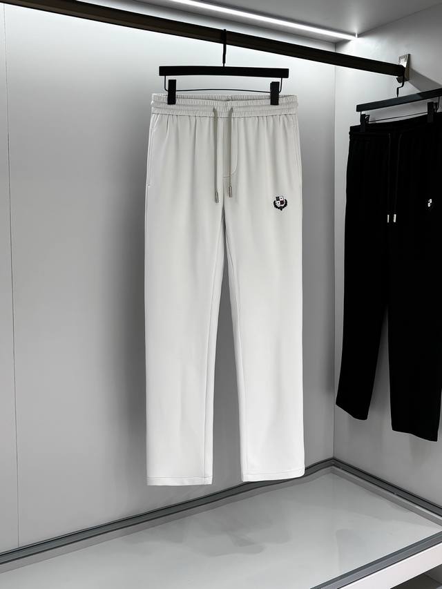 L Spring and summer new minimalist sportswear creates a refreshing modern stay!