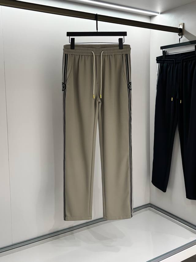 L 2025 Early Autumn new casual pants are on sale on the official website. The br