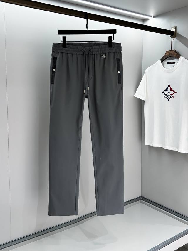 Prada 2025 Spring and Summer latest products, available at the counter, fashiona