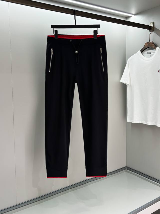 Prada, men's casual pants The latest model has an invincible upper body shape! Y