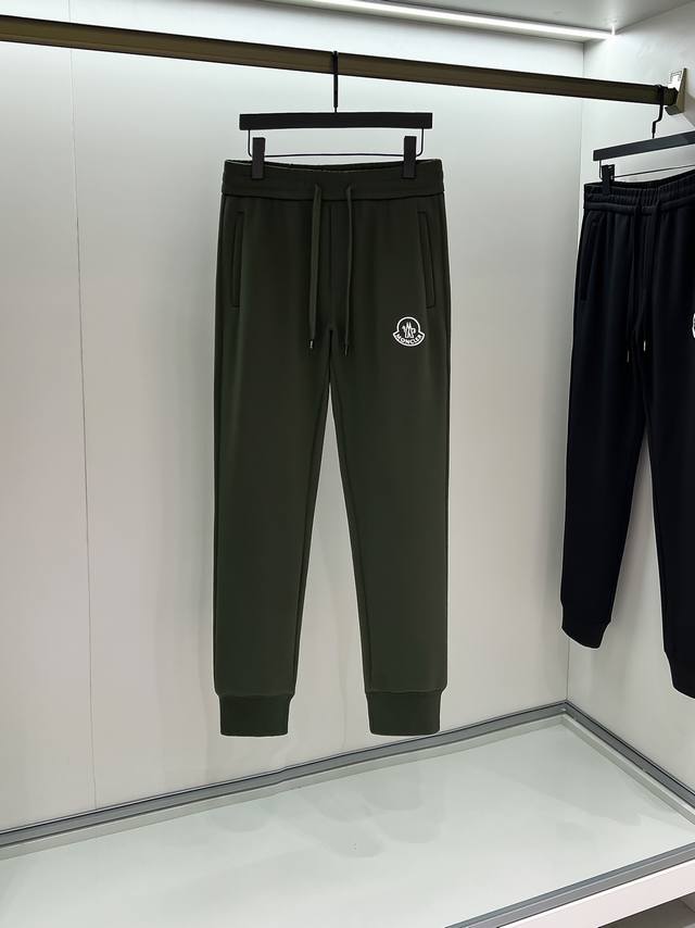 Mo Moncler's latest men's fashion cuffed casual sweatpants for early autumn! Bas
