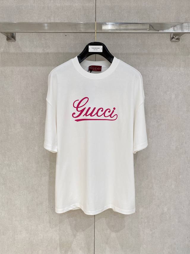 Gucci 25 new short-sleeved Yyds. Wear it with your eyes closed when going out ev