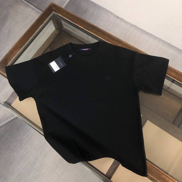 Clouis Vuitton Lv 25Ss The same round neck short-sleeved T-shirt as the Clouis V
