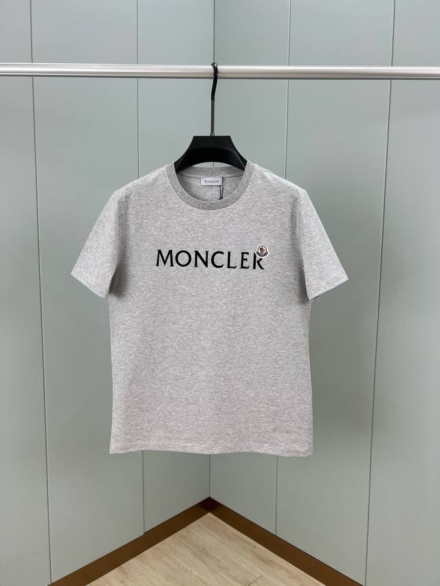 Moncler Spring/Summer Men's Short-sleeved T-shirt with flocked logo on the front