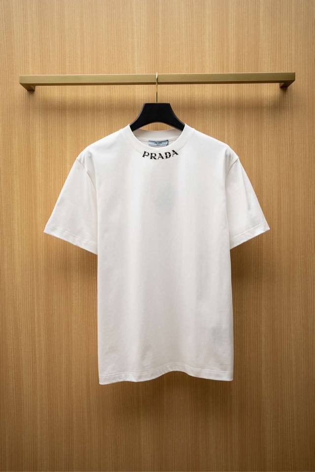 2025PdLatest T-shirt Classic letter print logo on the neckline Top grade cotton