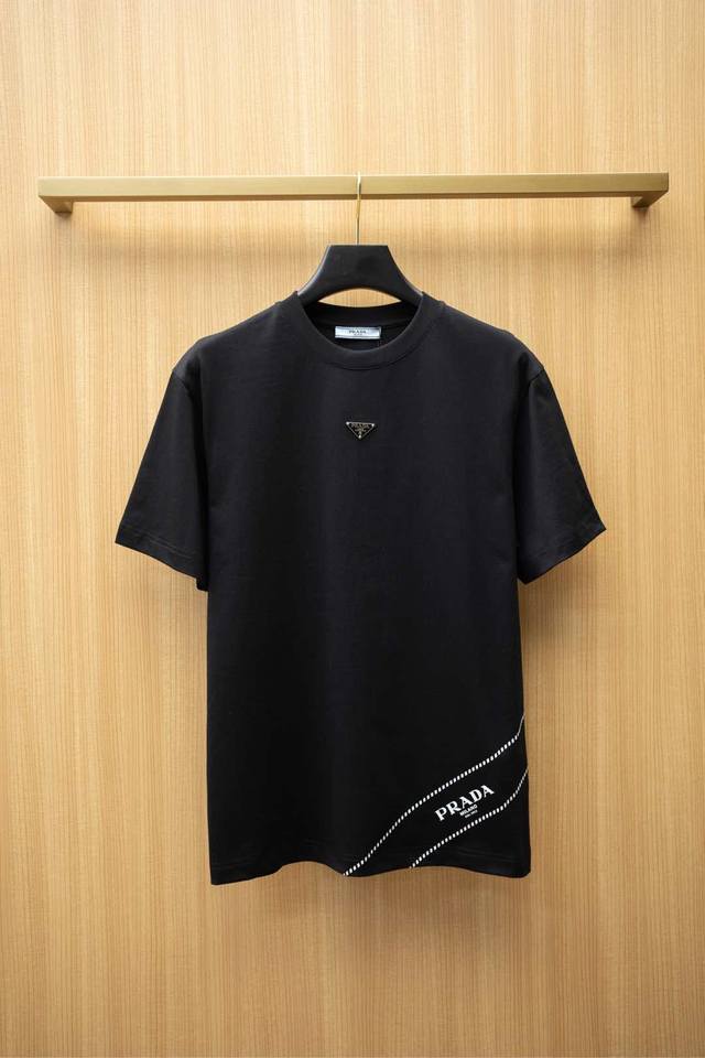 2025PdLatest T-shirt Classic triangle logo on the chest Letters printed obliquel