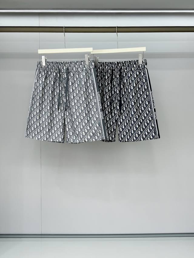 Photo detailsDior2025 Spring and Summer new jacquard logo couple shorts high ver