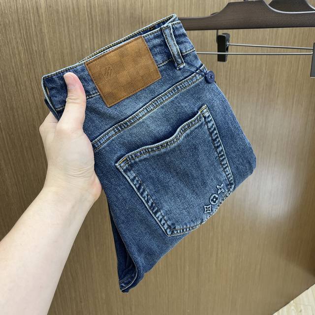 New Lv Ss Spring and Summer new super soft washed jeans, super handsome upper b