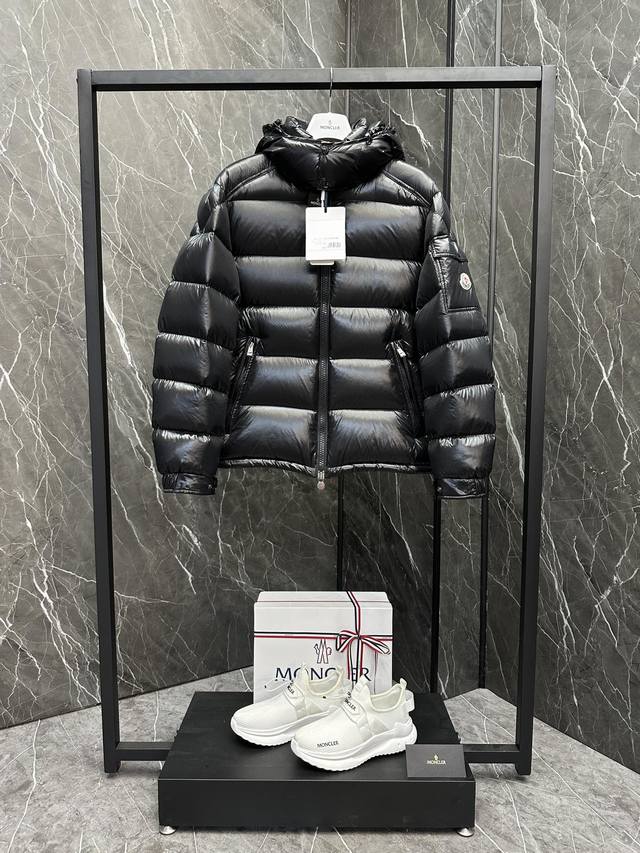 Super down Moncler Maya short 2025 version is more shiny. Men's down jacket. May