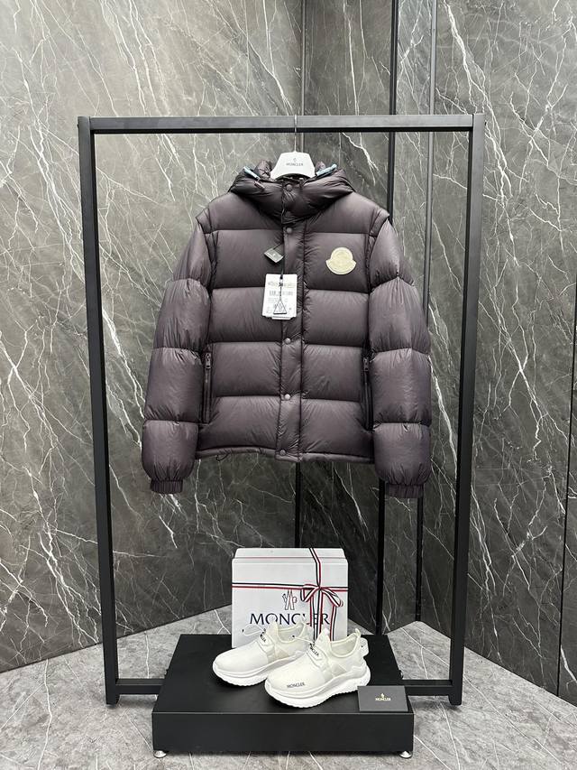 Moncler Cyclone 2-in-1 down jacket with premium down. goose down filling, small