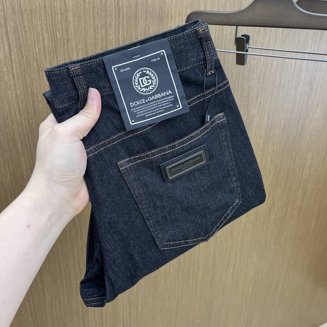 New Dg 2540 Spring and Summer new casual jeans are on sale on the official webs