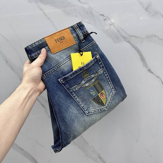 Fendi*Fendi high-end customization, the latest jeans for early spring 2025 are o