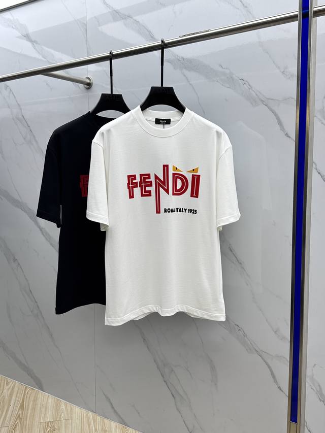 Fendi* Fendi 2025Fw Spring and Summer new round neck T-shirt for outerwear, thre