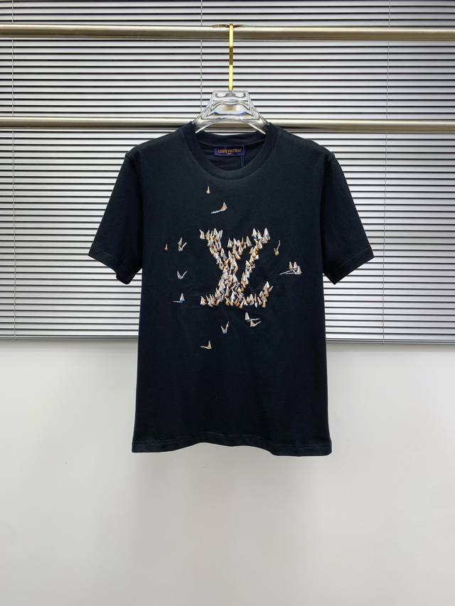 Lv2025 Spring and Summer new men's and women's short-sleeved T-shirts, the lates