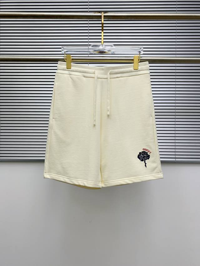Gucci 2025 Spring and Summer new casual shorts! Available on the official websi