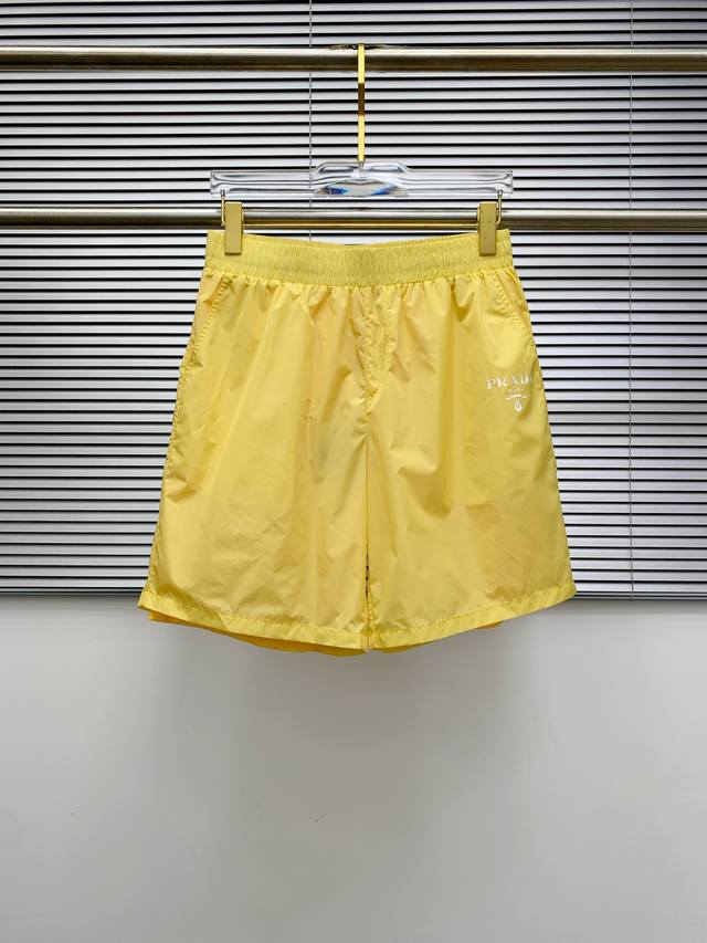 Prada 2025 Spring and Summer new casual shorts! Available on the official websi