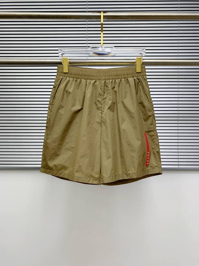 Prada 2025 Spring and Summer new casual shorts! Available on the official websi