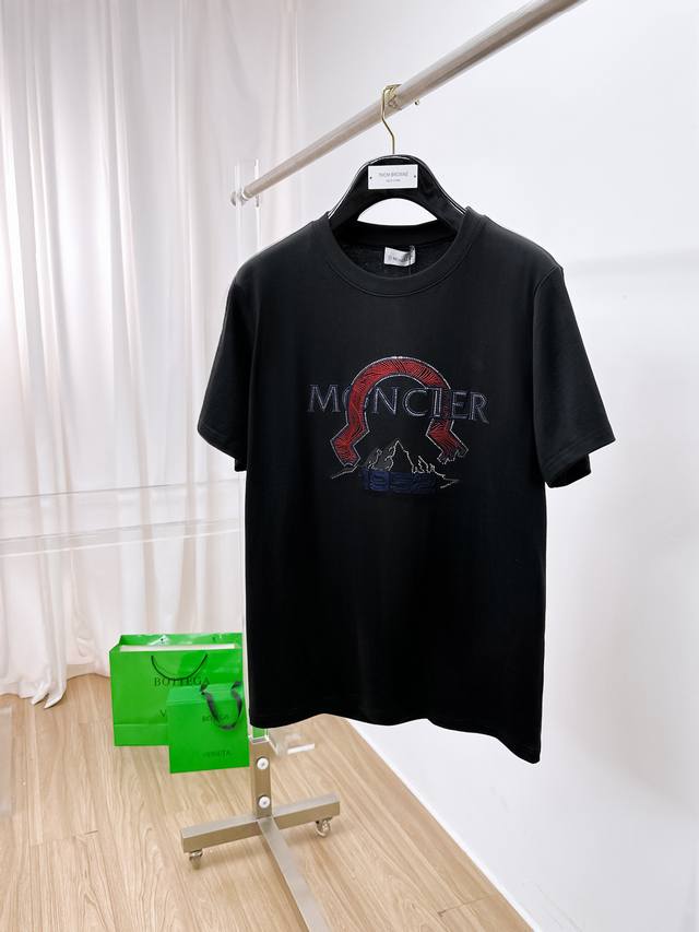 Moncler 2025Ss new model first release in the counter, the latest short-sleeved
