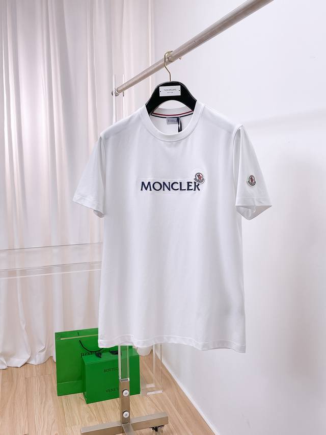 Moncler 2025 Spring and Summer new models first release at the counter, the late