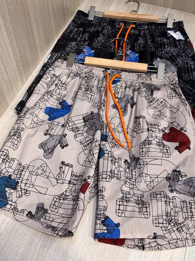 Model Hs003#, the latest men's casual shorts with geometric horse head prints i
