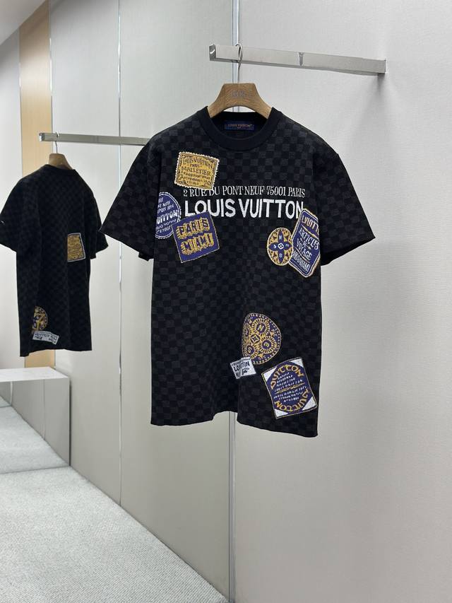 Louis Vuitton New Short Sleeve CrewneckFollowing the collection's transatlantic