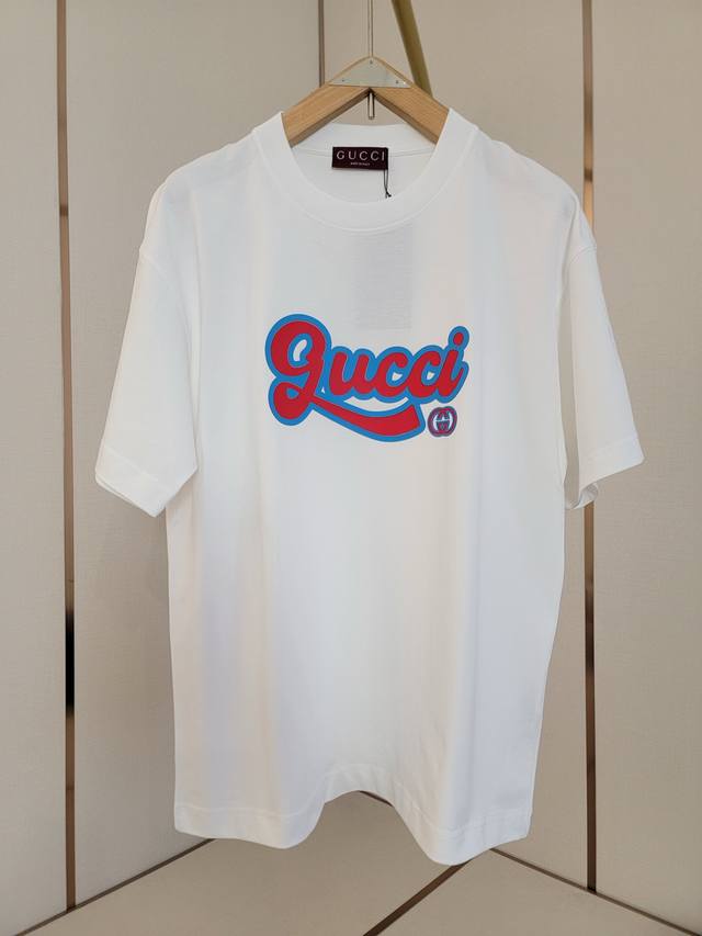 Gucci new silicone letter T-shirt Red and blue color matching font style has a h