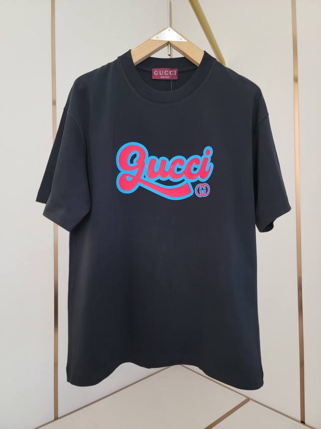 Gucci new silicone letter T-shirt Red and blue color matching font style has a h