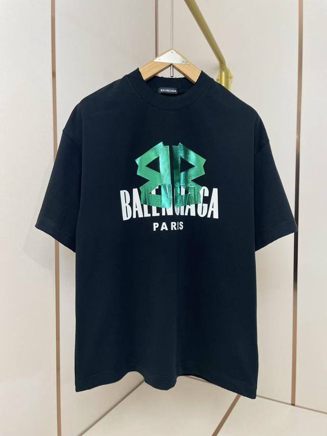 Balenciaga's new double B silicone letter T-shirt The silicone letters are more