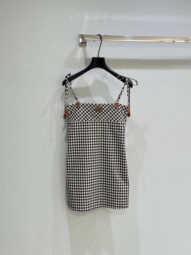 25Ss New summer style! This plaid suspender dress has a poplin texture, the rope