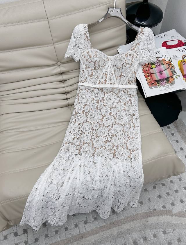25Fw new style, off-shoulder waist water-soluble flower lace dress, a super beau
