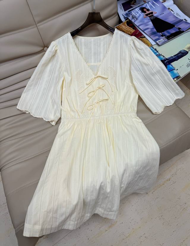 25 new summer age-reducing bow tie V-neck embroidery waist seaside holiday dress