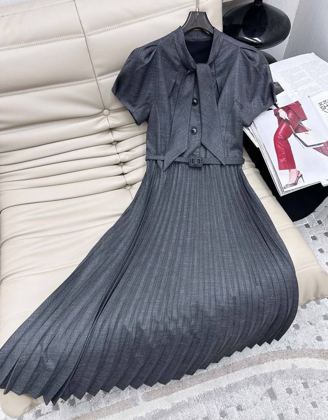 Dior25 Spring/Summer new bow short-sleeved hem pleated dress, custom fabric, a d