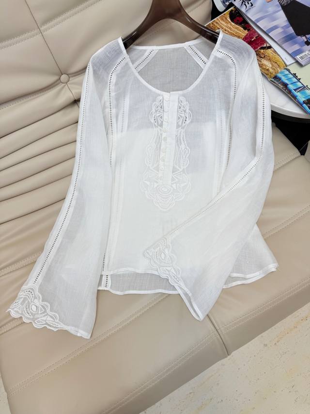 25 years of popular embroidered tops use 100% linen. A special heavy-duty embroi